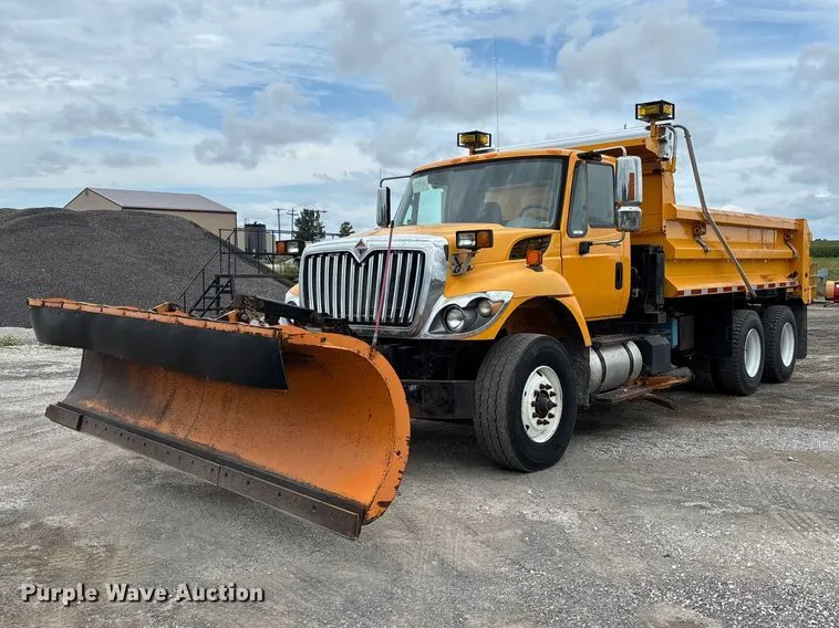2010 International WorkStar 7500 dump truck