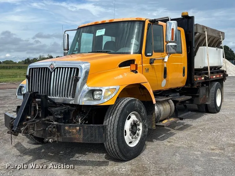 2006 International 7400 Crew Cab dump flatbed truck