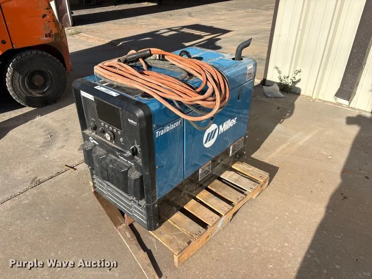 Miller Trailblazer 330 EFI welder