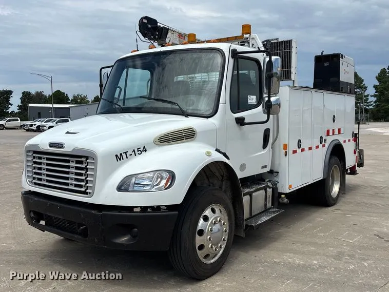 2011 Freightliner M2 Business Class utility / service truck