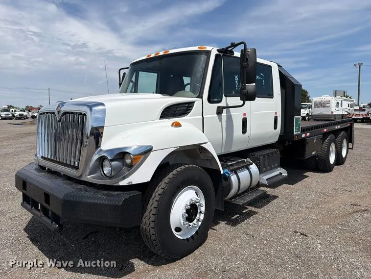 2015 International WorkStar 7400 Crew Cab flatbed truck