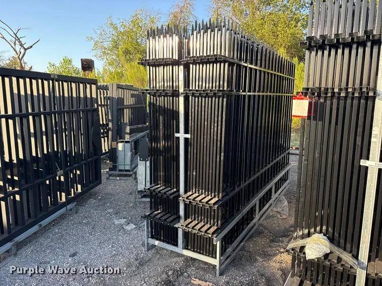 (22) 2024 EINGP F10 fence panels