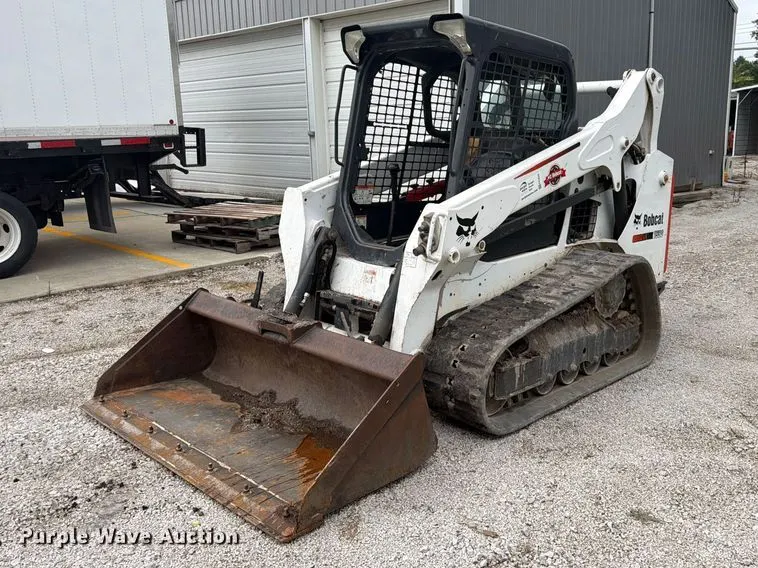 2016 Bobcat T590 tracked skid steer loader