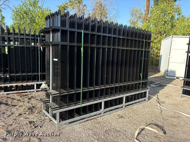 (22) 2024 EINGP F10 fence panels