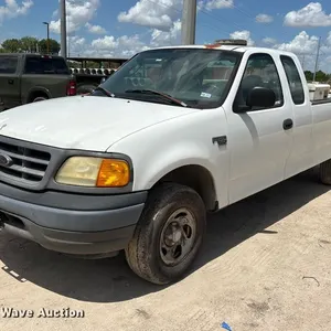 2004 Ford F-150 Heritage Ext. Cab pickup truck