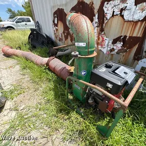 Billy Goat HTR 1600 VN debris vacuum