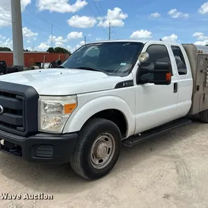 2013 Ford F250 Super Duty Ext. animal control pickup truck