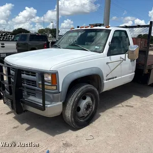 1998 Chevrolet C3500 flatbed truck