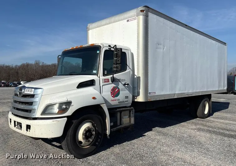 2016 Hino 268 box truck