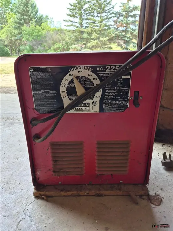 Lincoln Electric AC-225-S Stick Welder
UNRESERVED