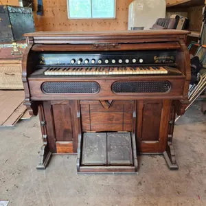 Dominion Antique Pump Organ
 UNRESERVED