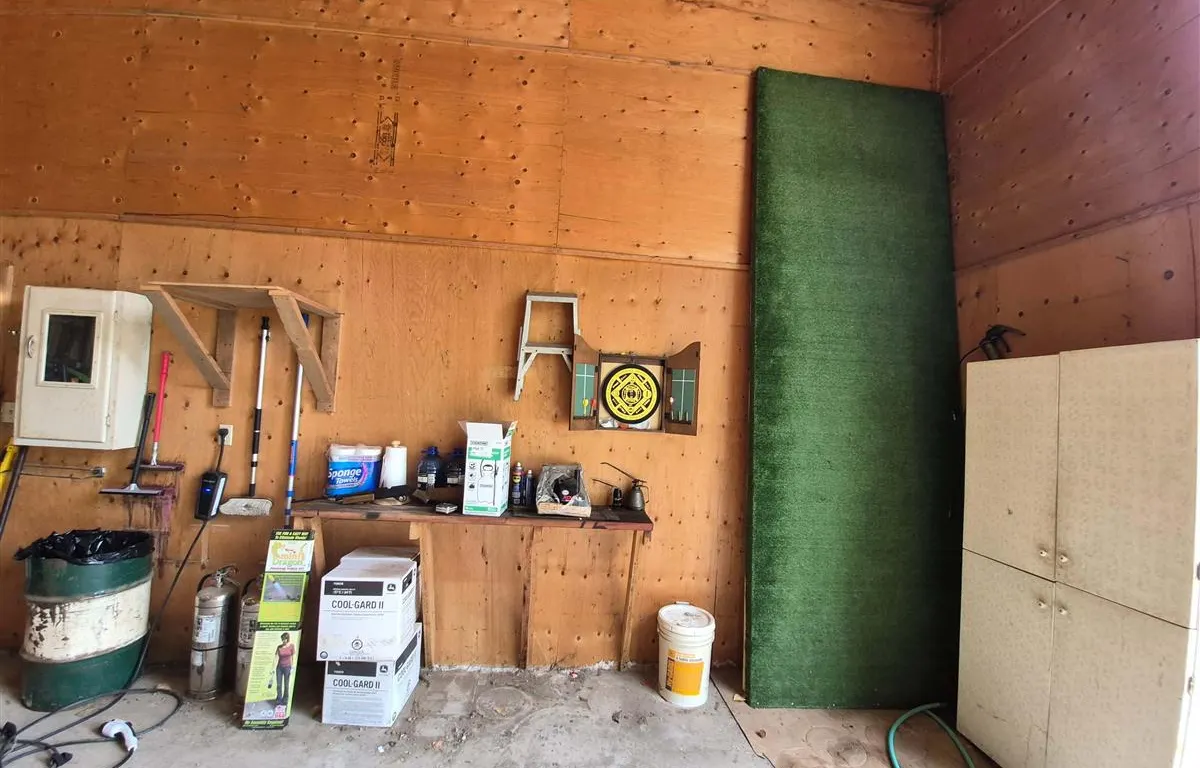 Mixed Garage and Household Contents
UNRESERVED