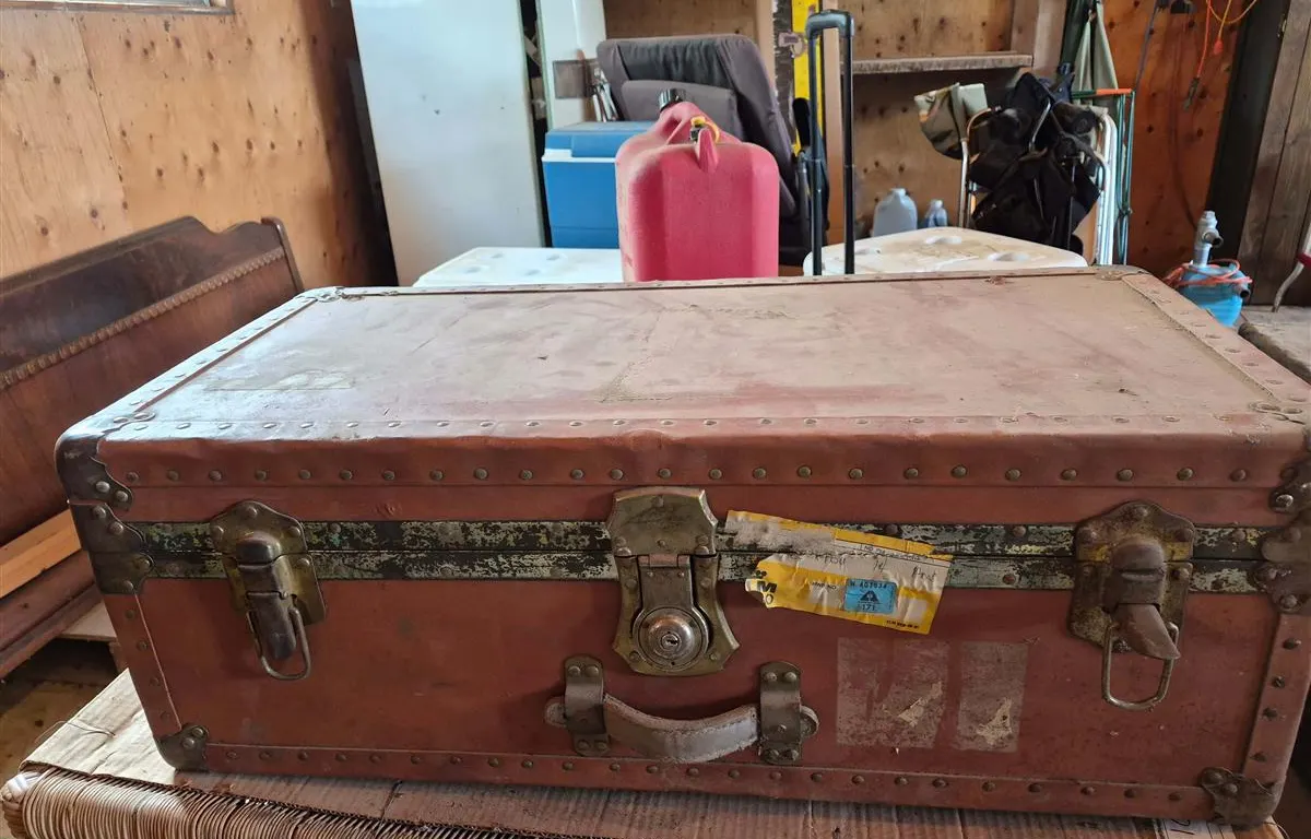 Vintage Storage Trunk Collection
UNRESERVED