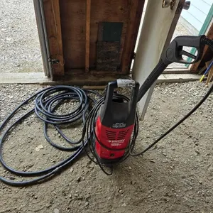 Husky 1650 PSI Electric Power Washer
 UNRESERVED