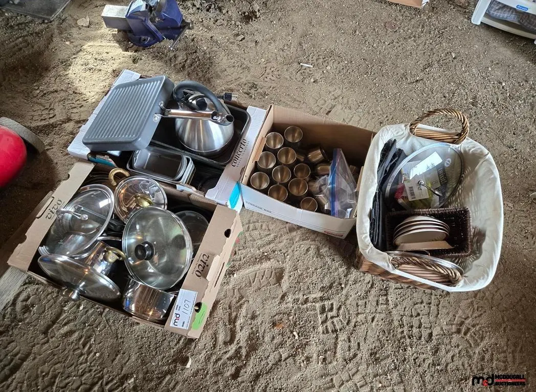 Assorted Kitchenware and Serving Items
UNRESERVED