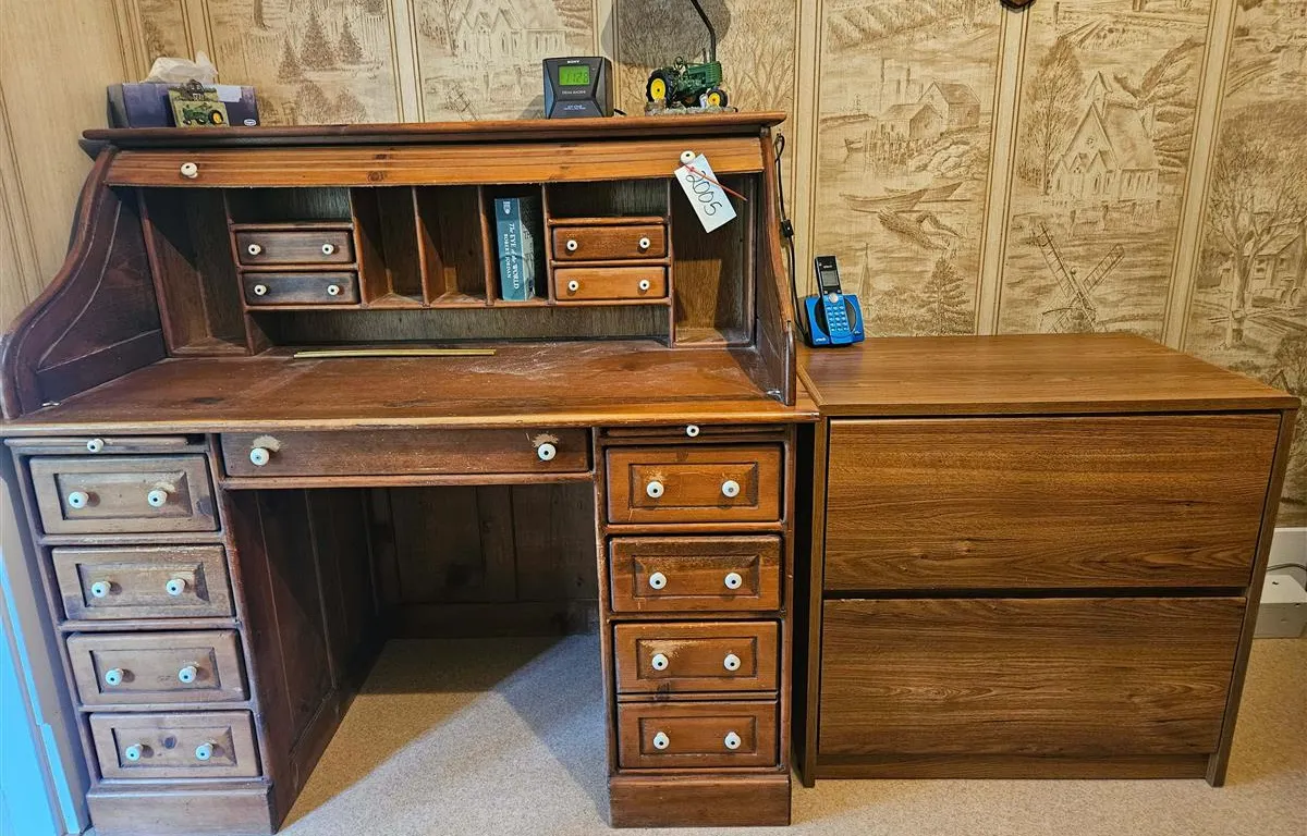 Roll-Top Desk and 2-Drawer Filing Cabinet
UNRESERVED