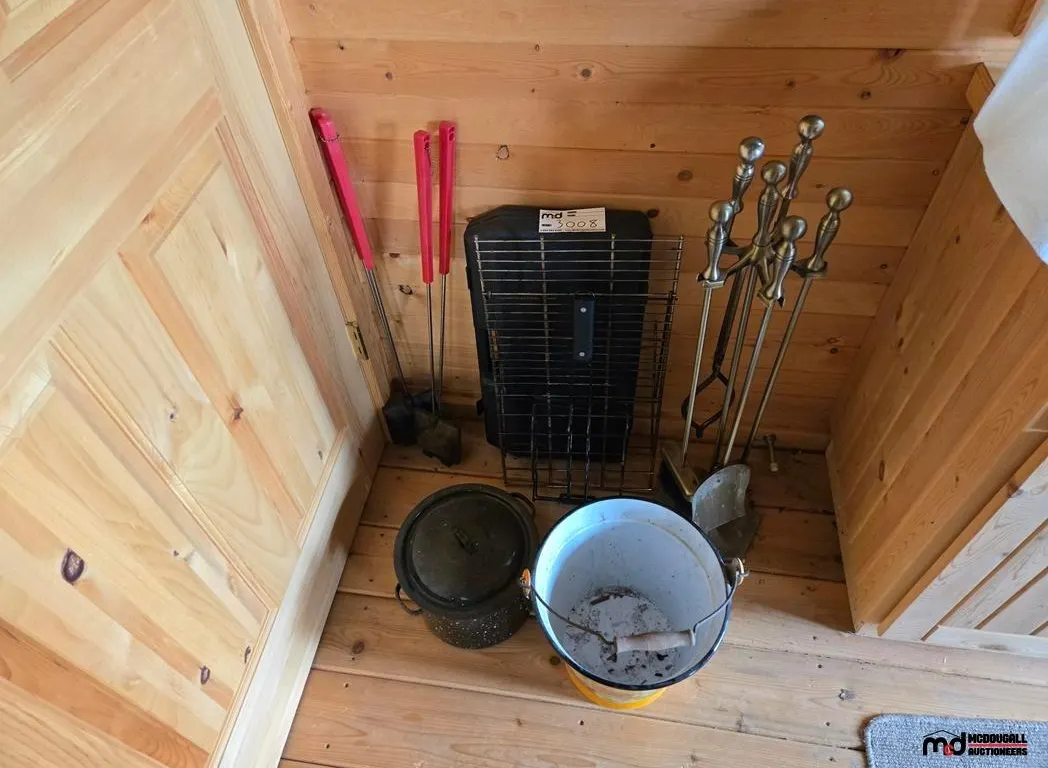 Assorted Fireplace Tools
UNRESERVED