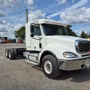 2003 Freightliner Columbia T/A Sleeper Semi Truck