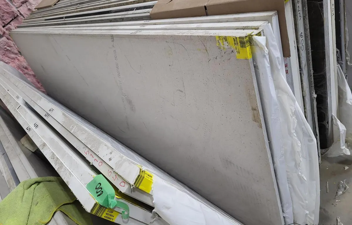 (4) Assorted 1/2 Sized Quartz Slabs
UNRESERVED