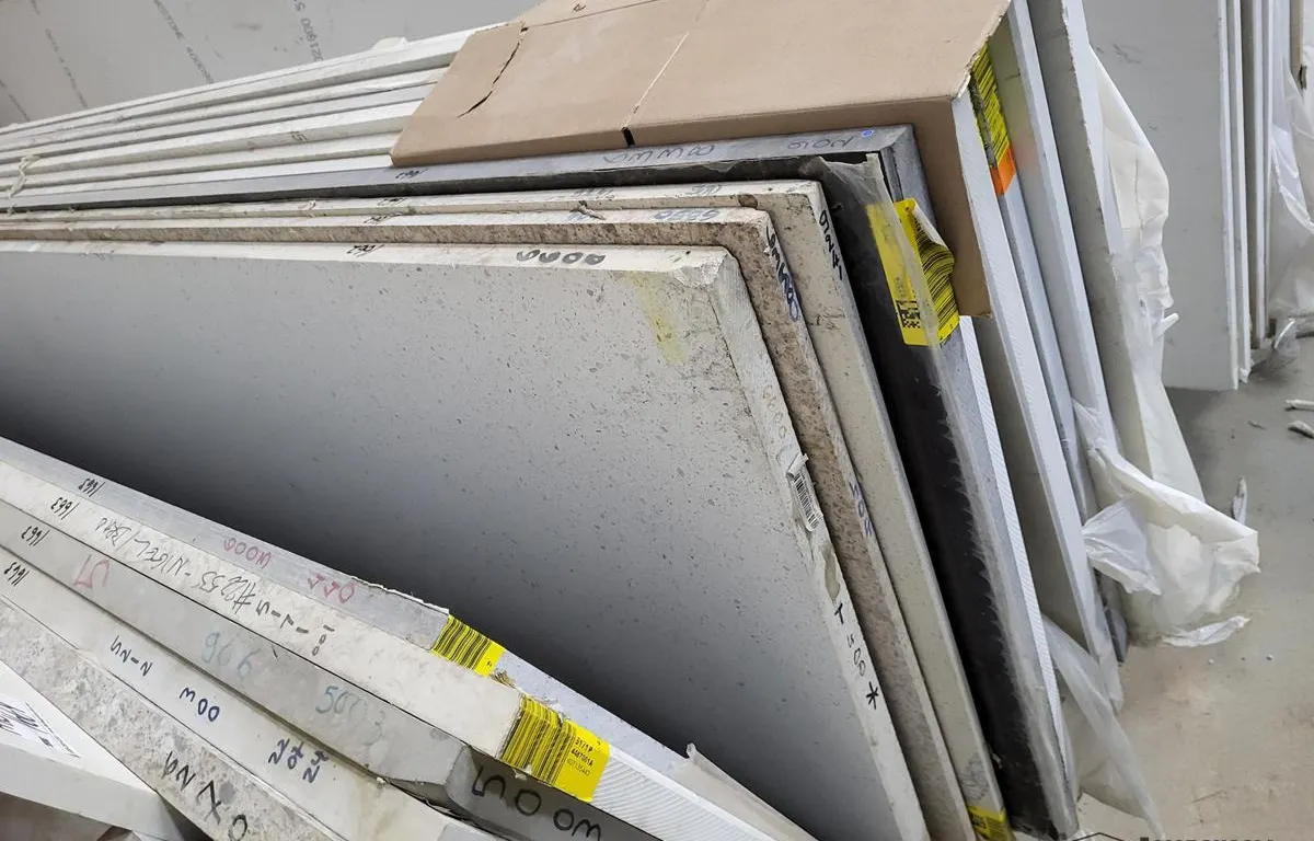 (4) Assorted 1/2 Sized Quartz Slabs
UNRESERVED