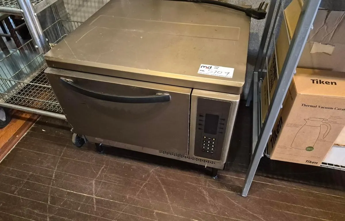 Stainless Steel Commercial Countertop Oven
UNRESERVED