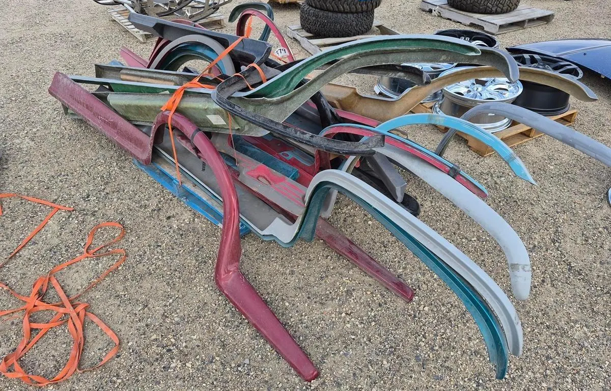 Assorted Fiberglass Truck Fenders, Body Panels and Misc
UNRESERVED