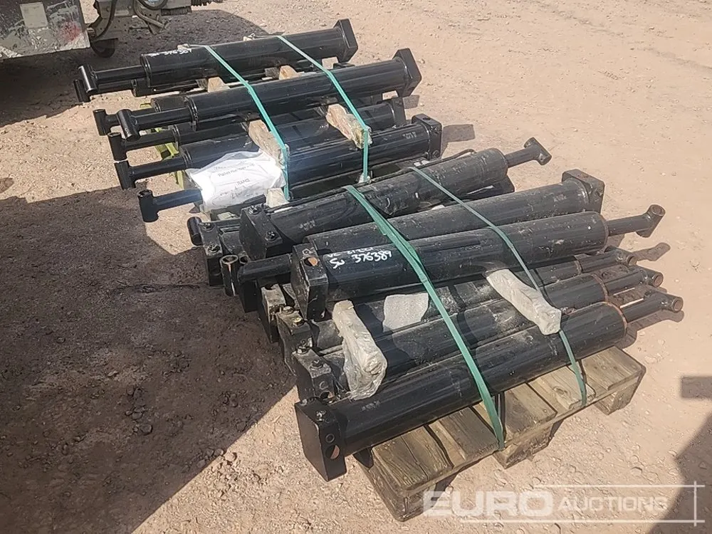 Pallet of Hydraulic Rams (2 of)