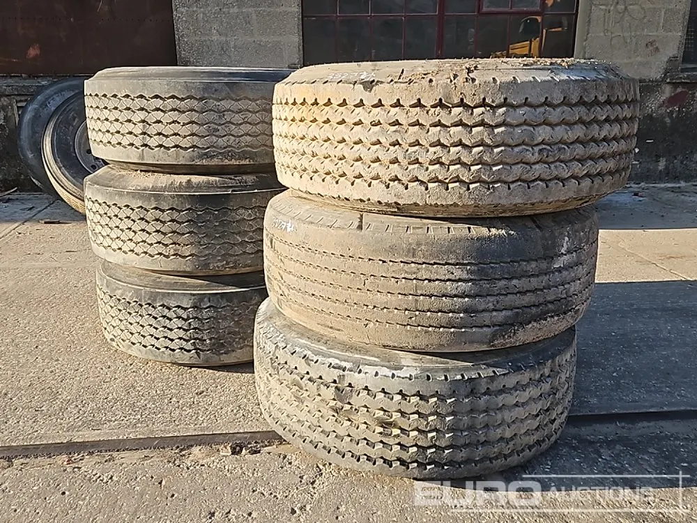 385/65R22.5 Tyre & Rim (6 of)