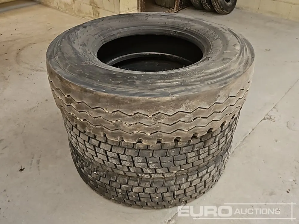 11R22.5 Tyre (3 of)
