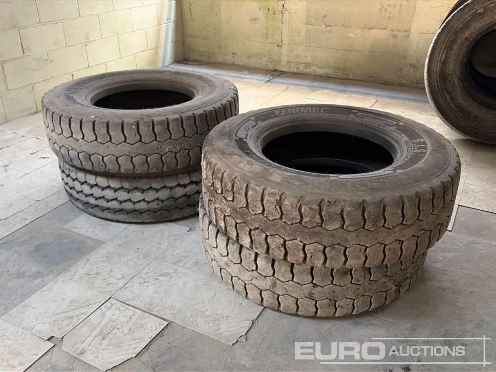 315/80R22.5 Tyre (4 of)