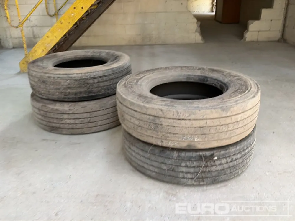 315/80R22.5 Tyre (4 of)