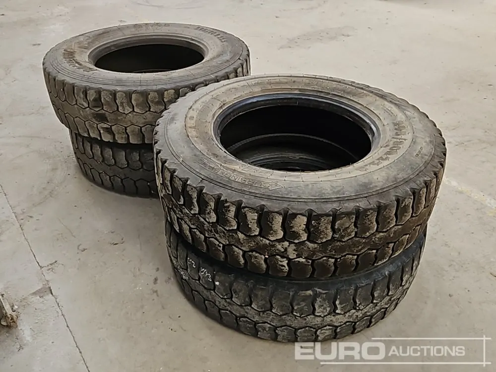 295/80R22.5 Tyre (4 of)