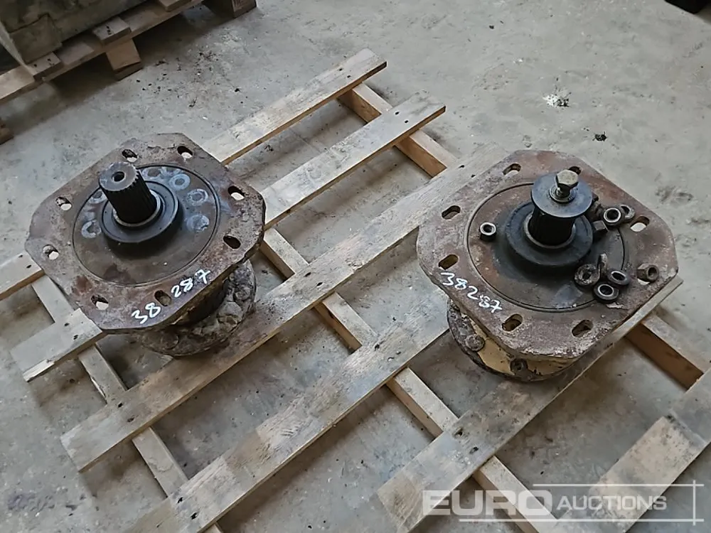 Stub Axle to suit Skidsteer (2 of)
