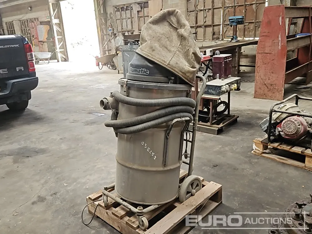 Numatic 240Volt Vacuum Cleaner
