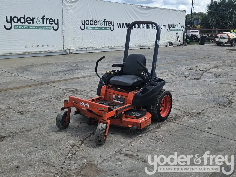 Kubota Zero turn mower, Kubota Gas engine, 48" deck model Z121SKH-48