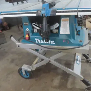 Makita MLT100 Table Saw with Folding Stand