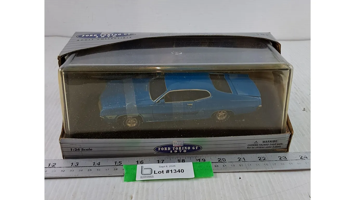 Classic Metal Works Ford Torino GT 1970 1:24 Miniature Car In Box