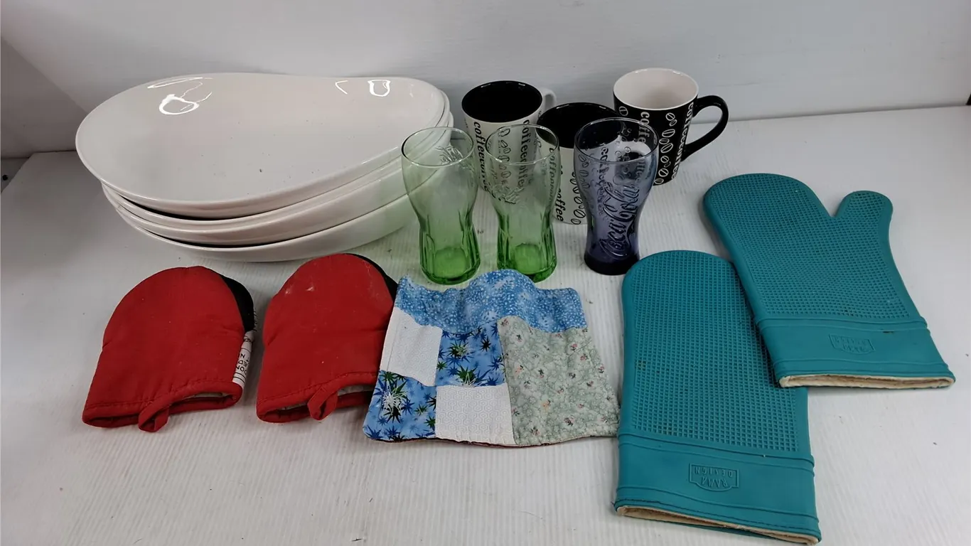 Ceramic Mugs, Coca Cola Glasses, Ceramic Serving Dishes & Oven Mitts