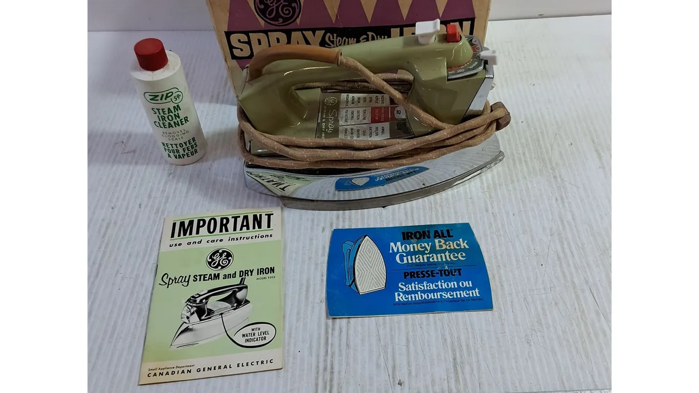 General Electric Spray Iron - Steam & Dry - Untested