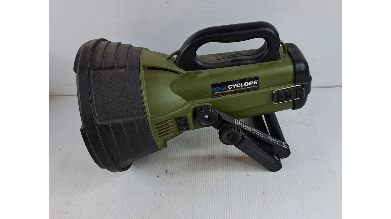 Cyclops 18 Million Candlepower Flashlight - As Is