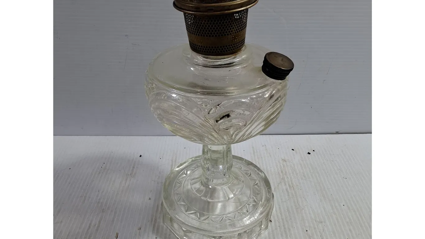 Antique Aladdin Model B-53 "Washington Drape" Clear Glass Lamp-missing chimney