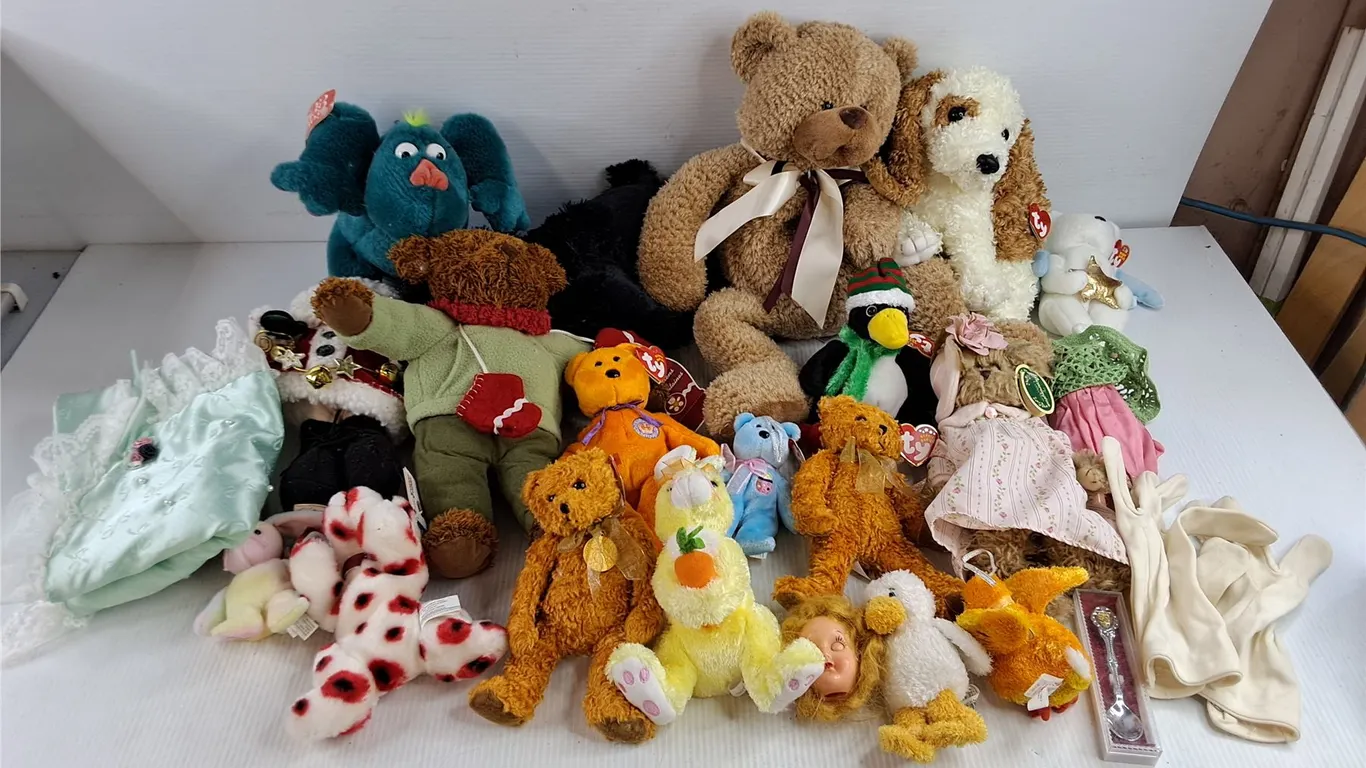 Assorted Plush Toys, Souvenir Spoon, Womens Gloves, Misc
