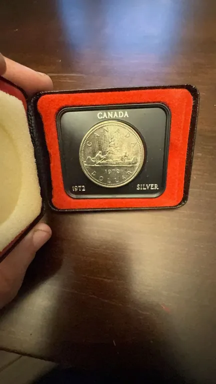 1972 Canada Silver Dollar Coin in Presentation Case