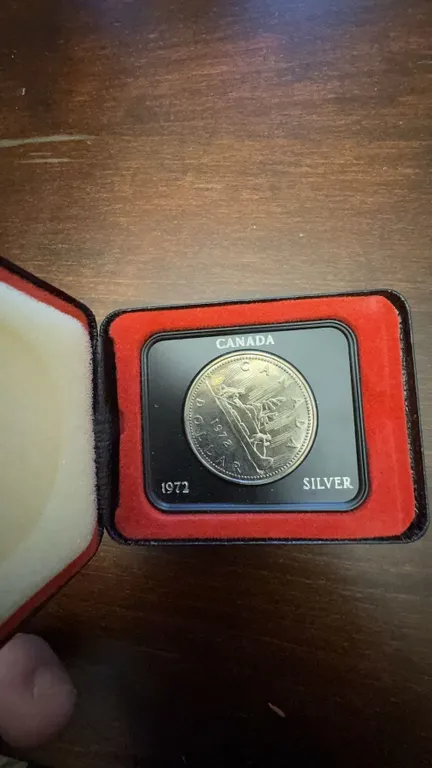 1972 Canada Silver Dollar Coin in Case