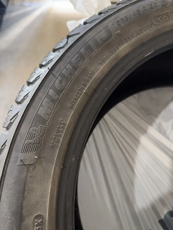 4 Like New Michelin 255/45 R20 Tires