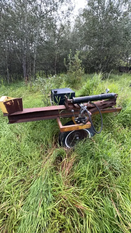 Heavy Duty Hydraulic Log Splitter on Trailer Frame