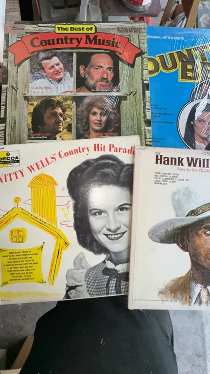 5 Country Music Vinyl Records
