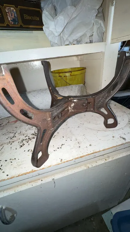 EGEEN 80-40 Cast Iron Industrial Bracket Stand