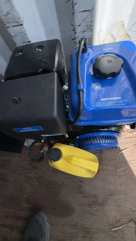 Gasoline Engine with Blue Fuel Tank and Black Housing