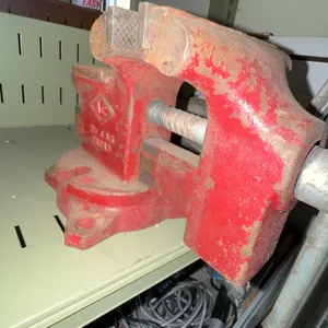Red Heavy Duty Bench Vise, Cast Iron Construction
